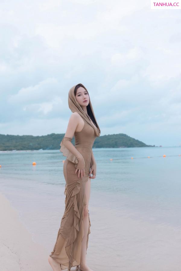 鱼子酱fish  [XiuRen]高清写真图 2023.08.25 No.7288 鱼子酱Fish 沙滩美腿第5张图片